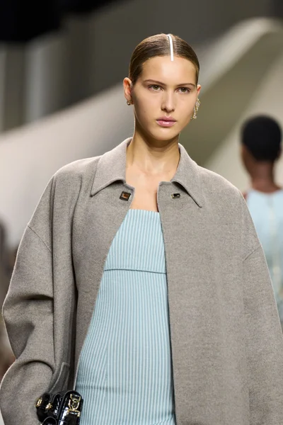 Look 65